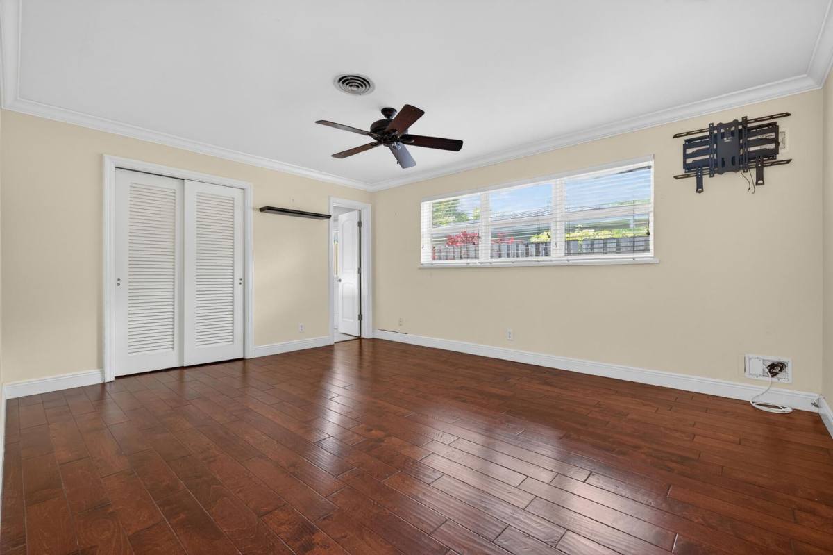 House for rent at 701 SW 5th St, Boca Raton, FL 33486
