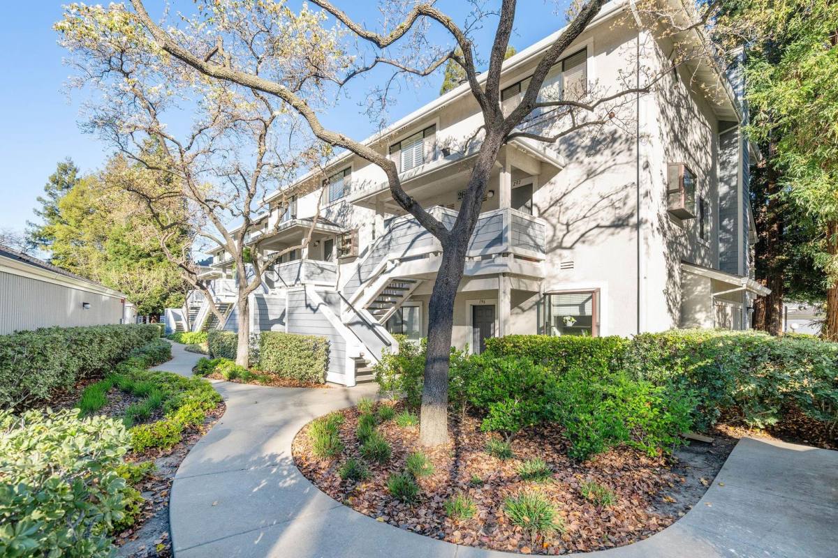 Condo for rent at 2600 Oak Rd, Walnut Creek, CA 94597