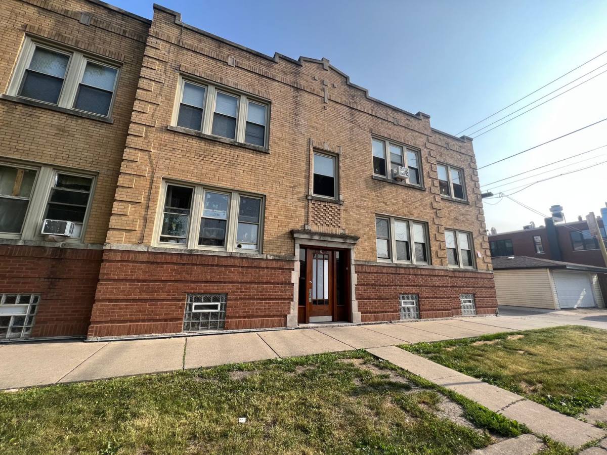 Apartment for rent at 3935 W Altgeld St, Chicago, IL 60647