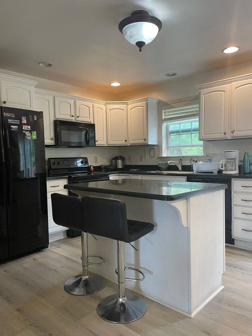 Townhouse for rent at 108 Schoolhouse Rd, Mechanicsburg, PA 17055