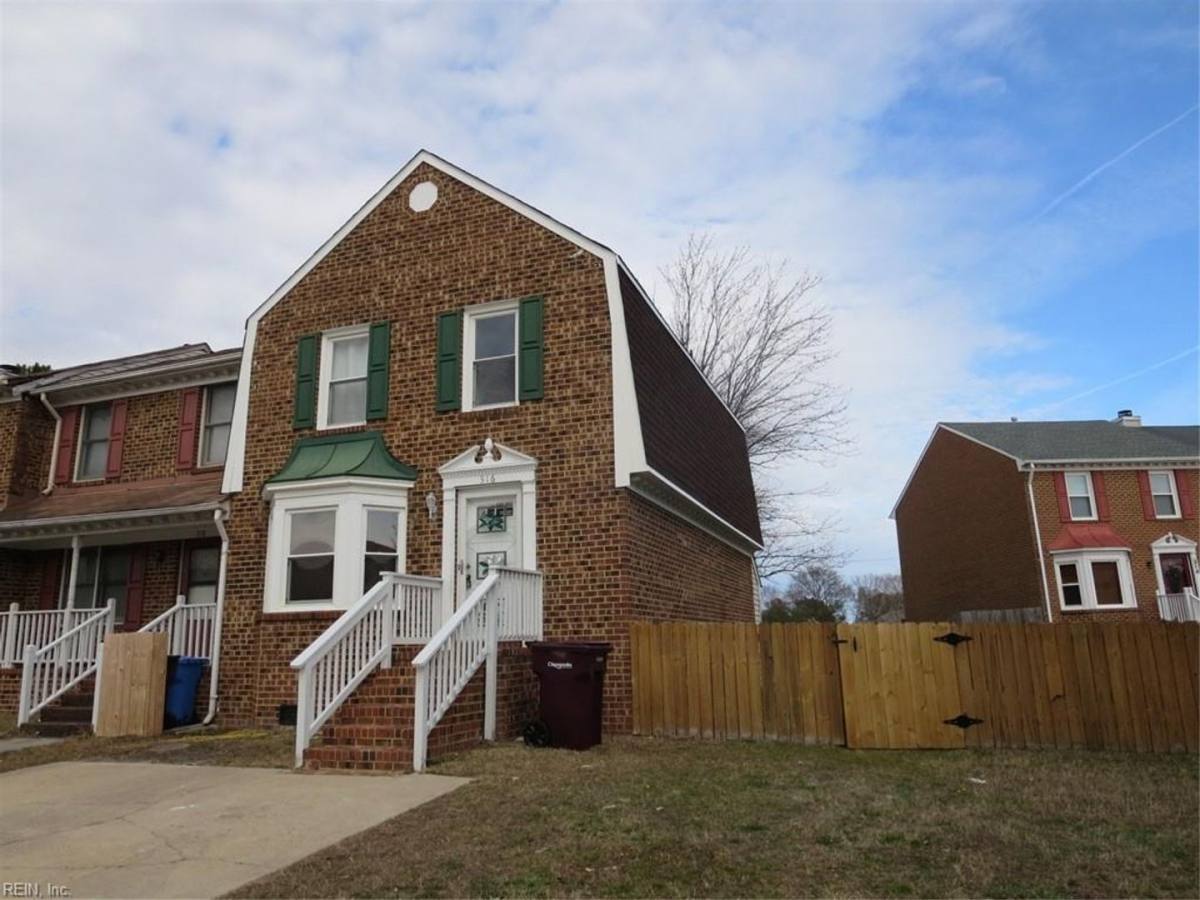 Townhouse for rent at 316 San Roman Dr, Chesapeake, VA 23322