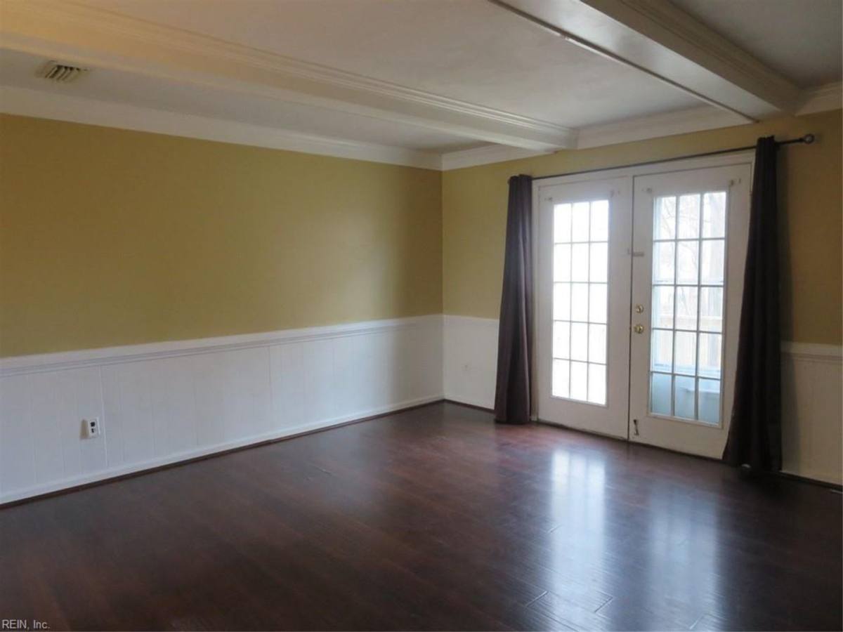 Townhouse for rent at 316 San Roman Dr, Chesapeake, VA 23322