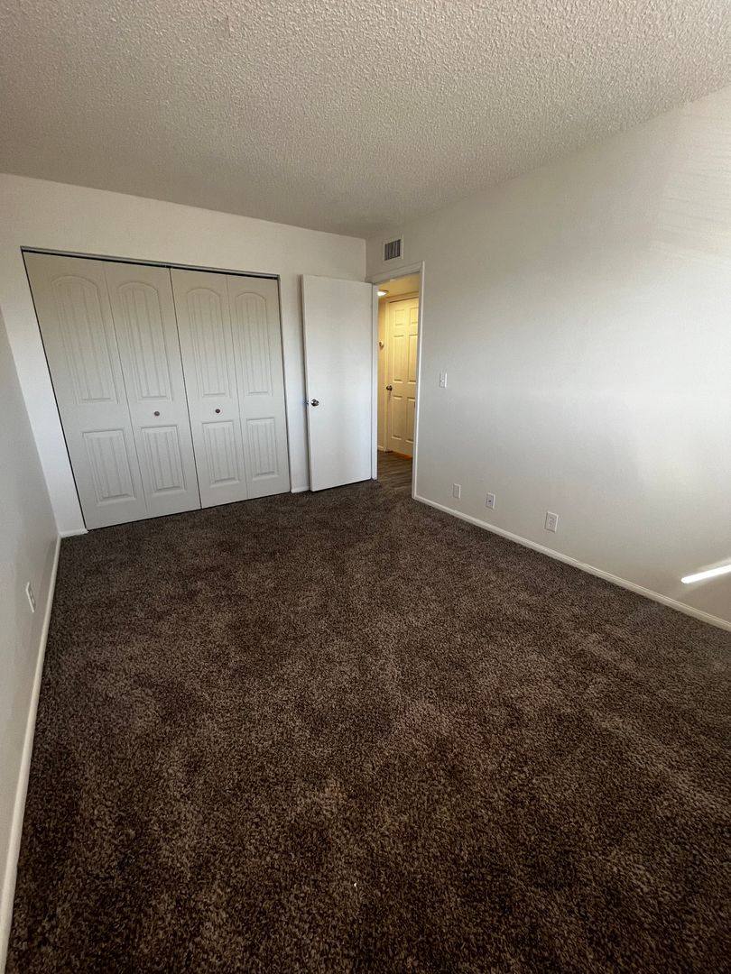 Townhouse for rent at 286 W Palomino Dr, Chandler, AZ 85225