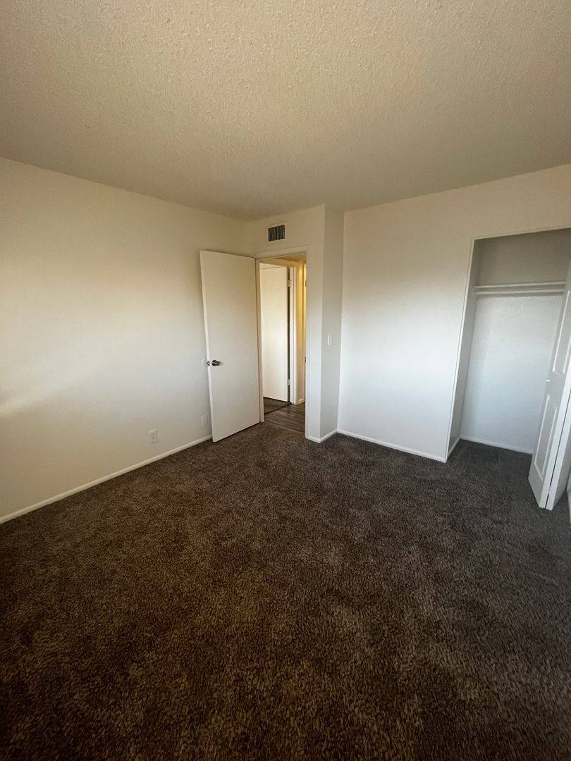 Townhouse for rent at 286 W Palomino Dr, Chandler, AZ 85225