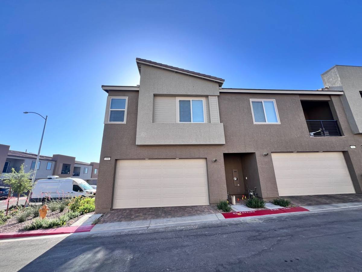 Townhouse for rent at 358 Powell Crest Dr, Henderson, NV 89015