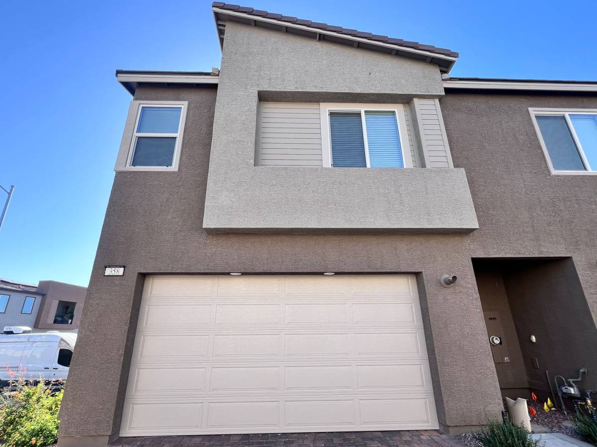 Townhouse for rent at 358 Powell Crest Dr, Henderson, NV 89015