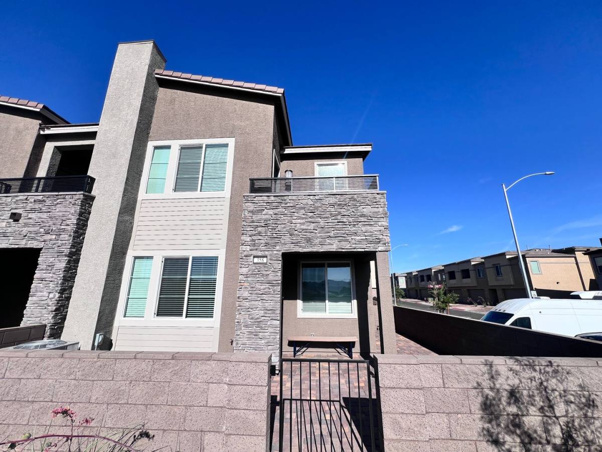 Townhouse for rent at 358 Powell Crest Dr, Henderson, NV 89015