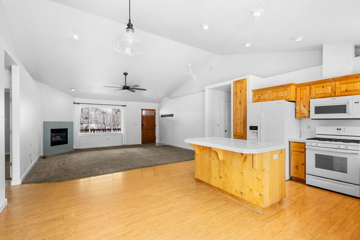 House for rent at 20700 Nicolette Dr, Bend, OR 97701