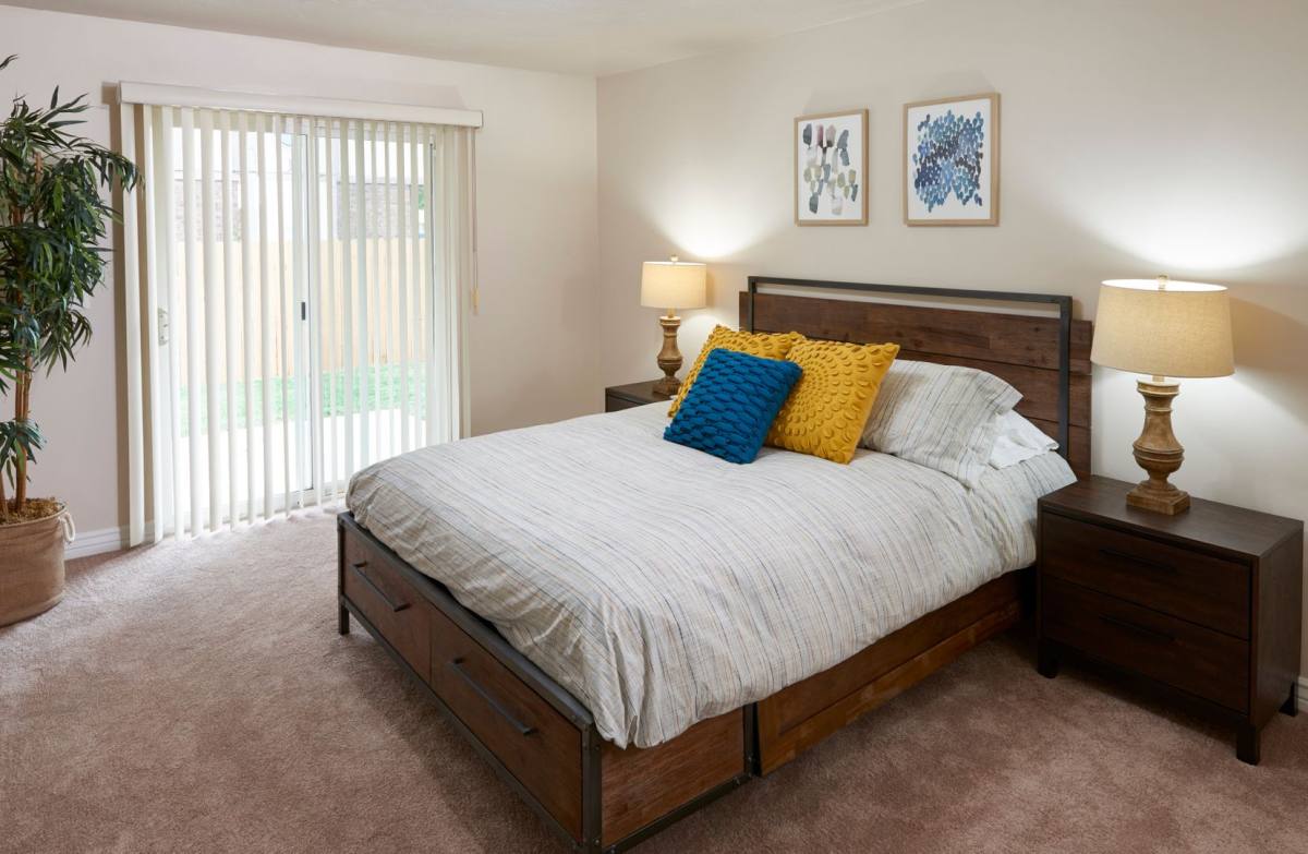 Apartment for rent at 1412-14 W 2400 S, West Valley City, UT 84119