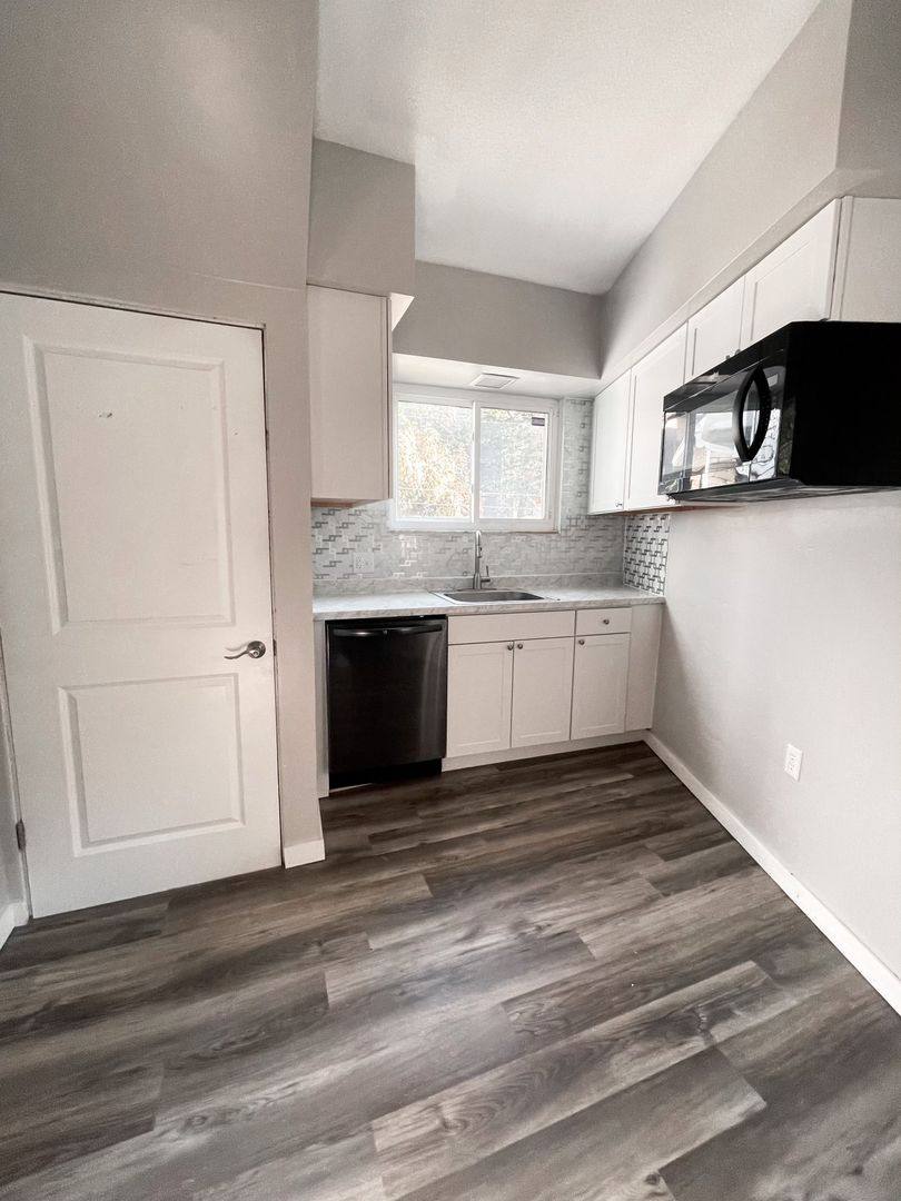 House for rent at 1 Arnold St, Pittsburgh, PA 15205