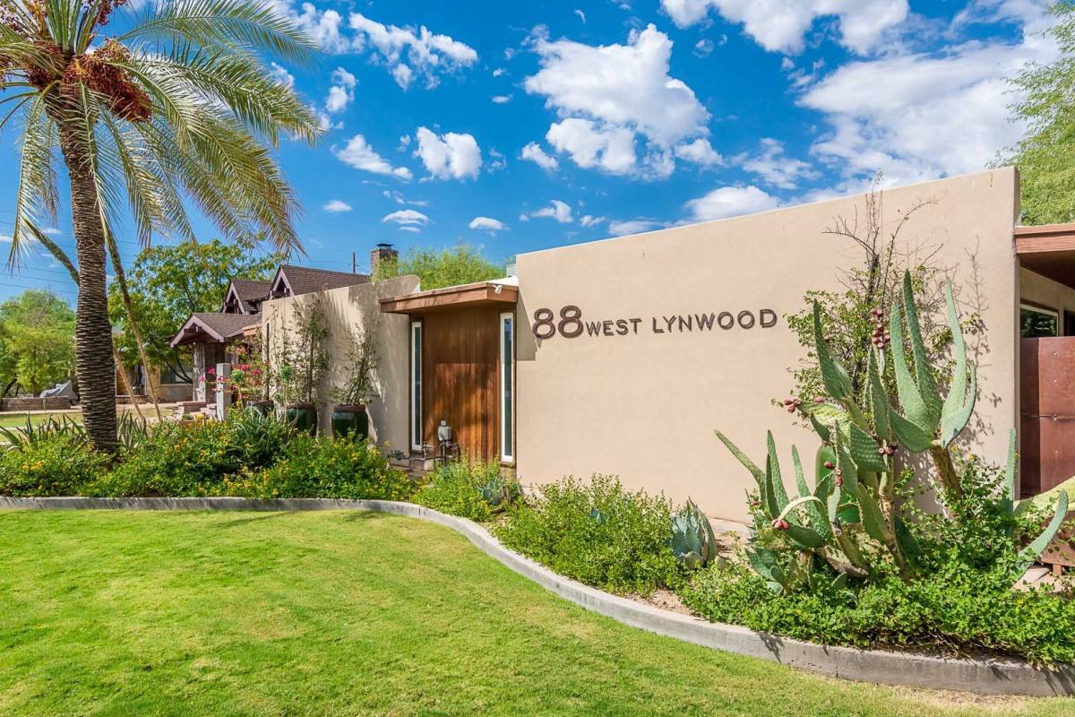 Apartment for rent at 88 W Lynwood St, Phoenix, AZ 85003