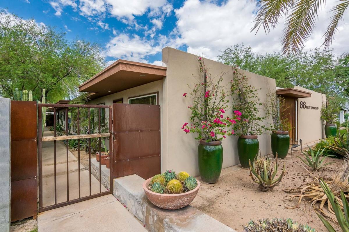Apartment for rent at 88 W Lynwood St, Phoenix, AZ 85003