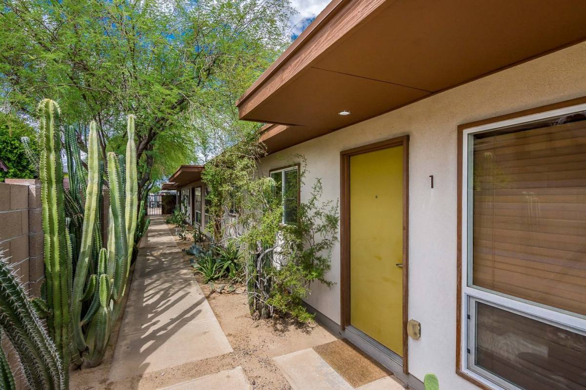 Apartment for rent at 88 W Lynwood St, Phoenix, AZ 85003