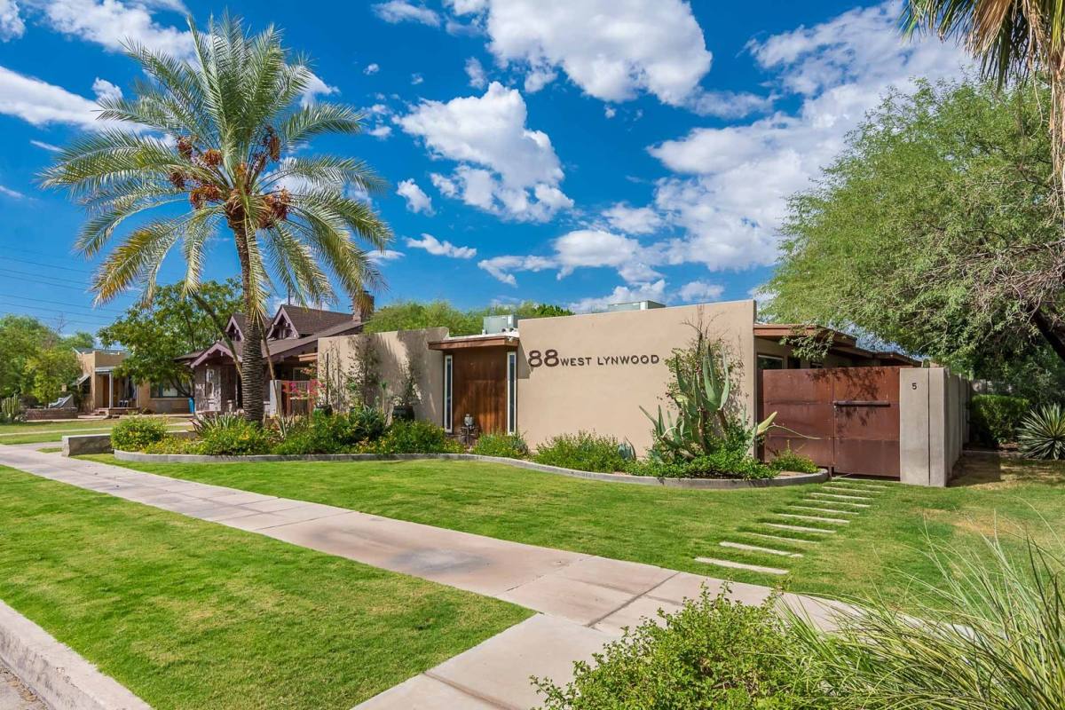 Apartment for rent at 88 W Lynwood St, Phoenix, AZ 85003