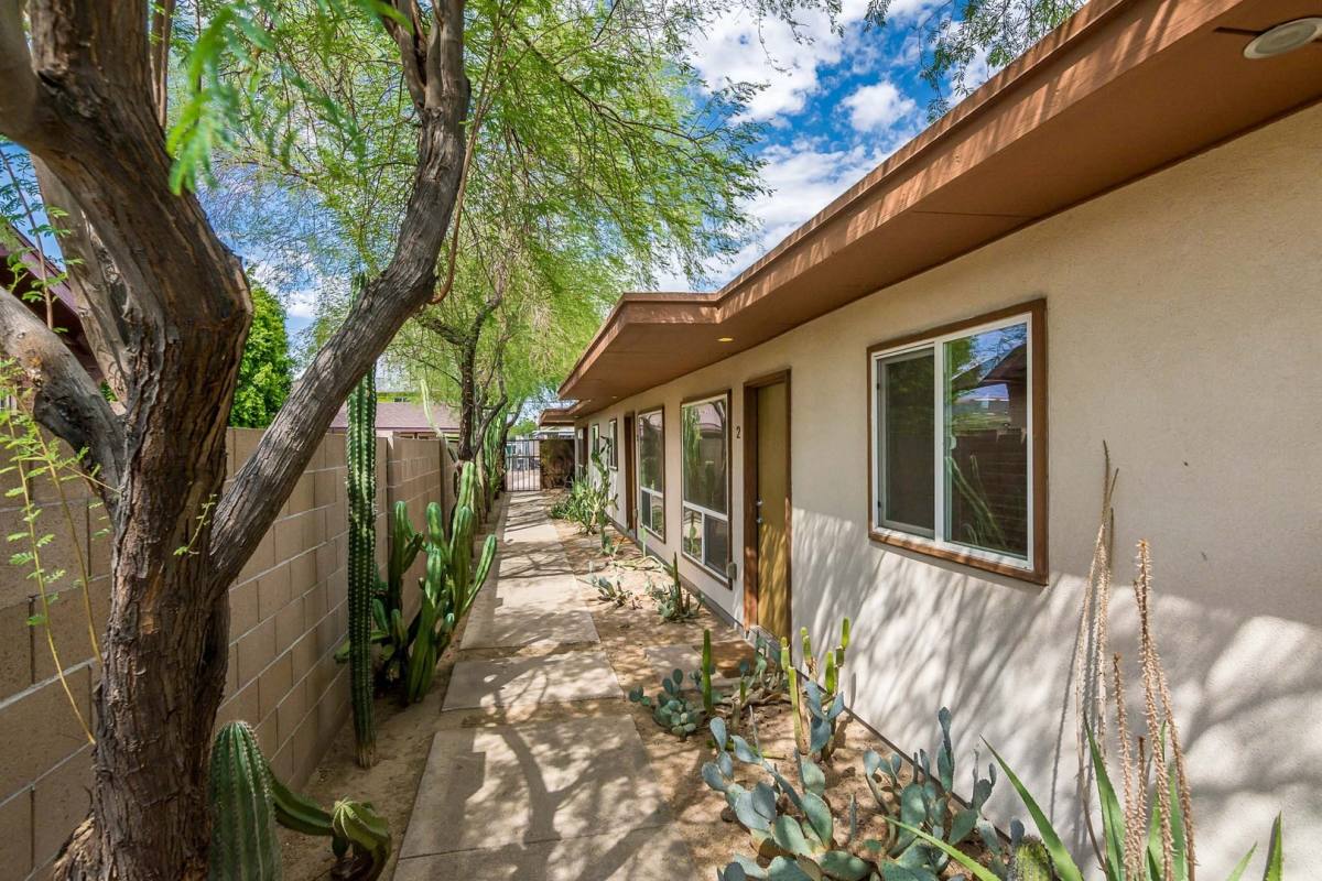 Apartment for rent at 88 W Lynwood St, Phoenix, AZ 85003
