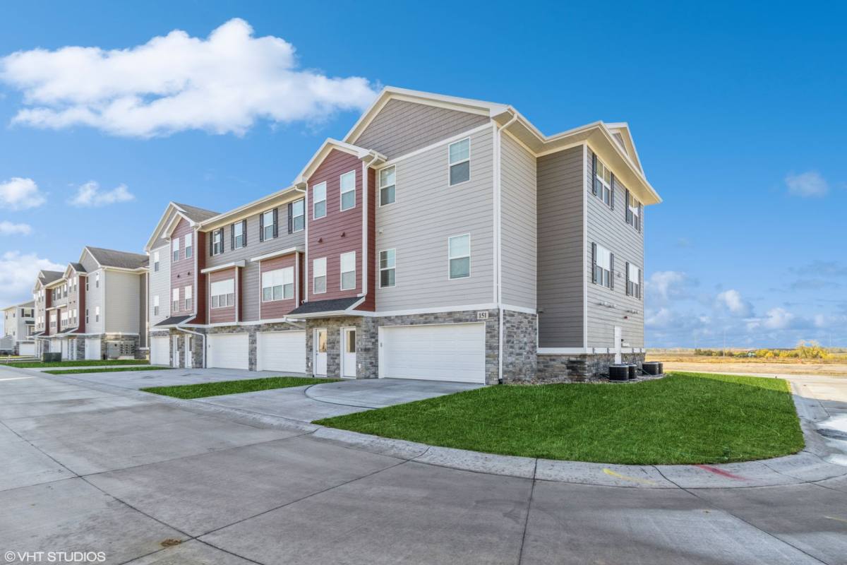 Townhouse for rent at 131 Griswold Way SW, Cedar Rapids, IA 52404
