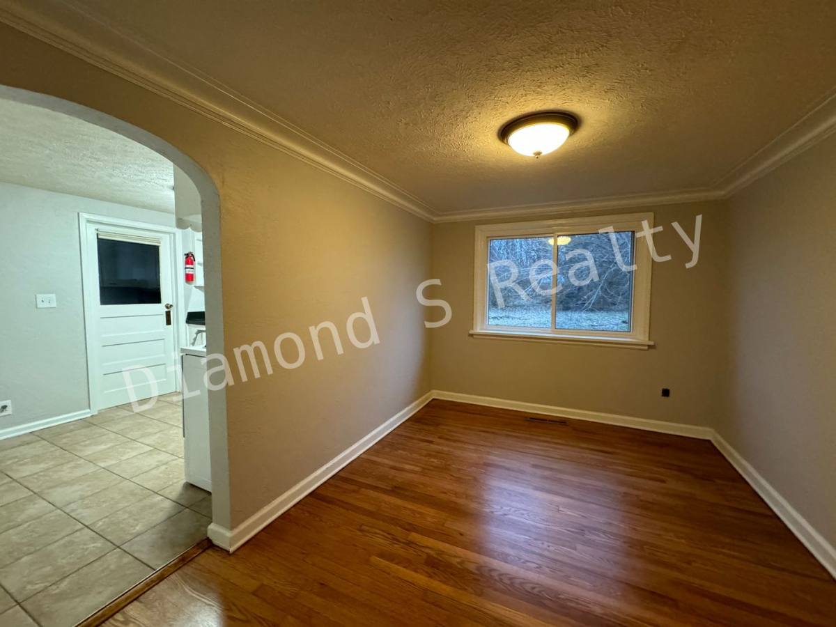 House for rent at 3435 S Sulgrove Ave, Springfield, MO 65804