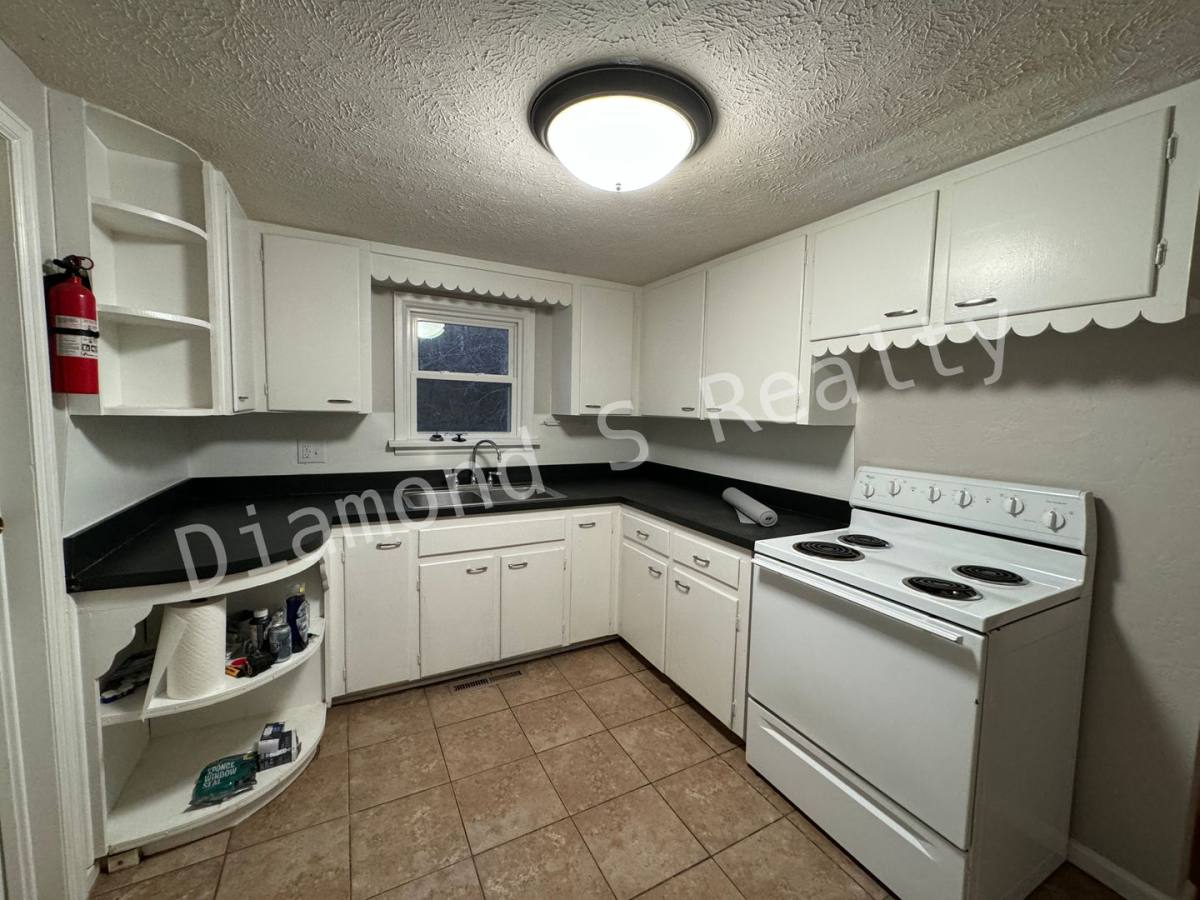 House for rent at 3435 S Sulgrove Ave, Springfield, MO 65804