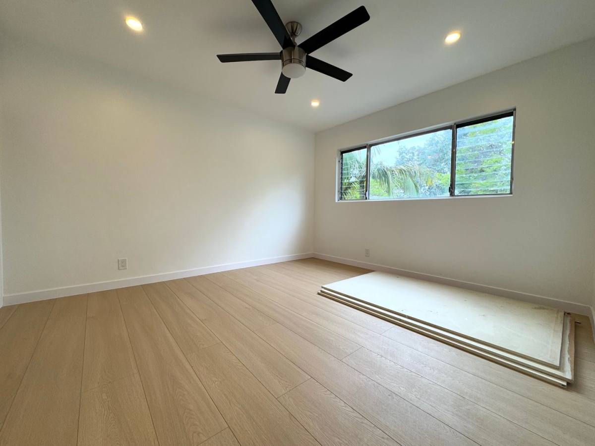 Apartment for rent at 1020 N Edinburgh Ave, Los Angeles, CA 90046