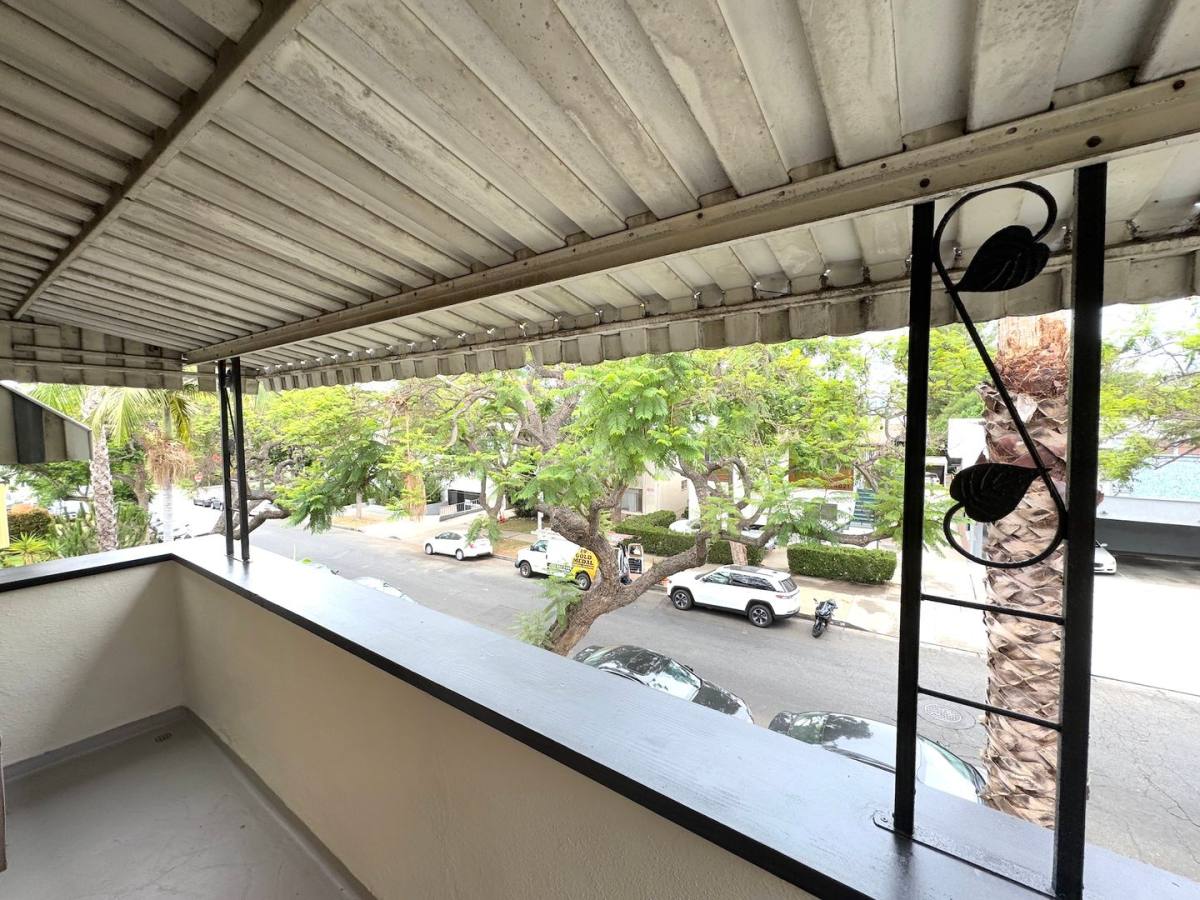 Apartment for rent at 1020 N Edinburgh Ave, Los Angeles, CA 90046