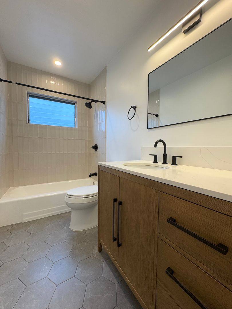 Apartment for rent at 1020 N Edinburgh Ave, Los Angeles, CA 90046