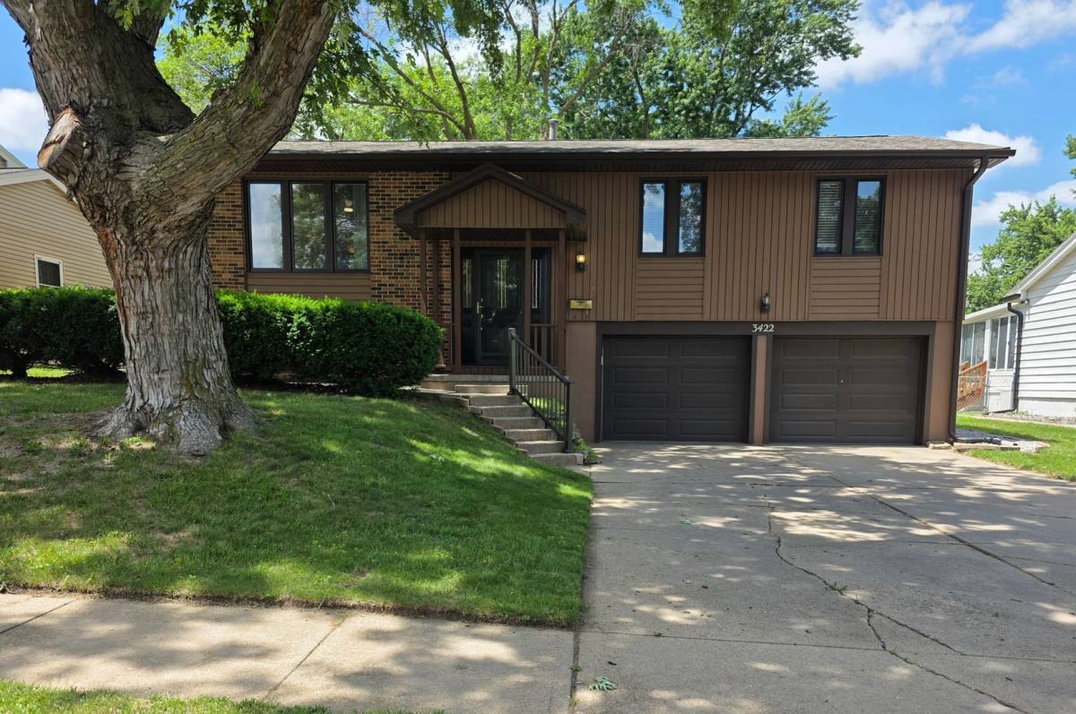 House for rent at 3422 S 129th St, Omaha, NE 68144