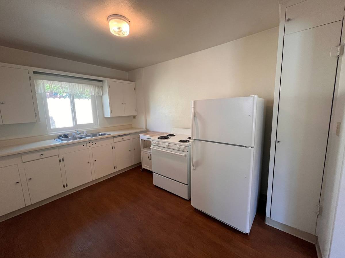 Apartment for rent at 768 W Pine St, Bishop, CA 93514