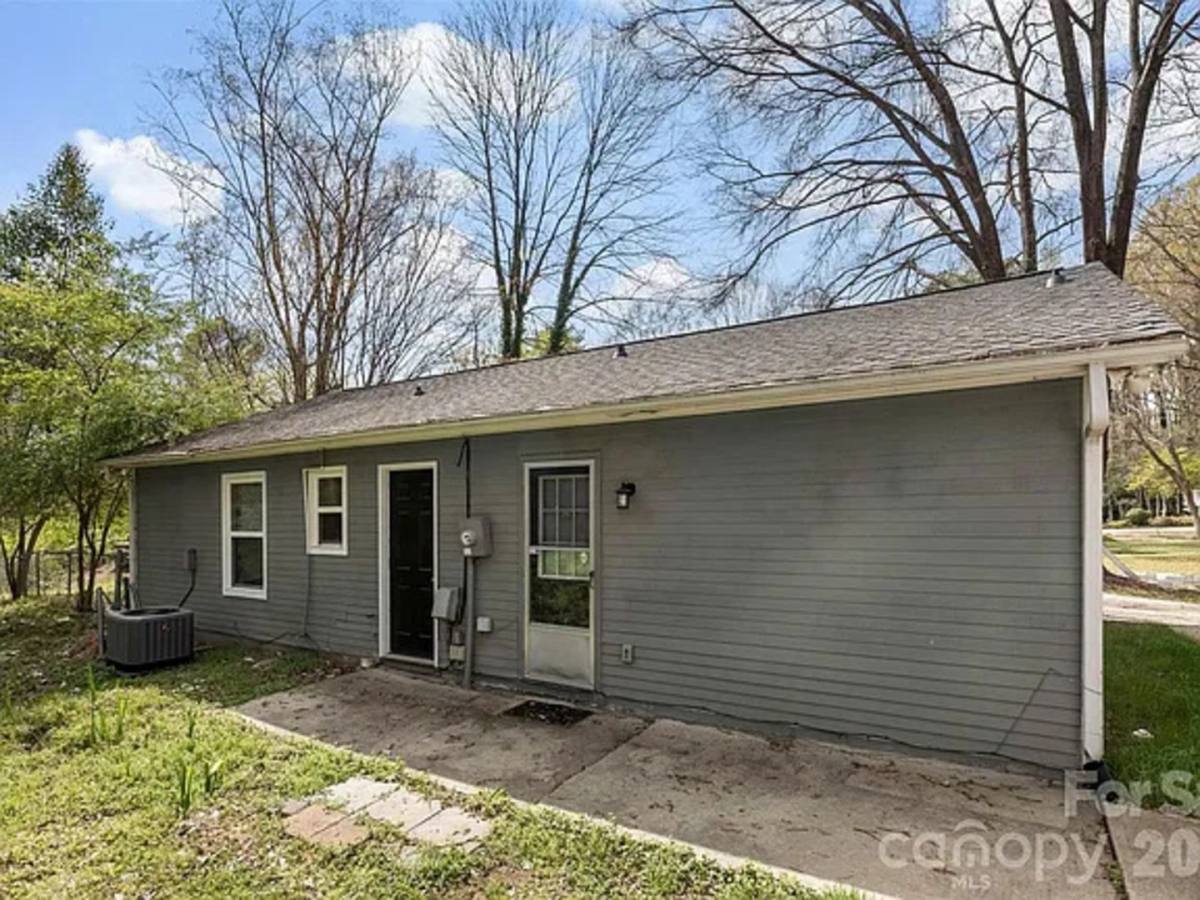 House for rent at 5307 Dawndeer Lane, Charlotte, NC 28212