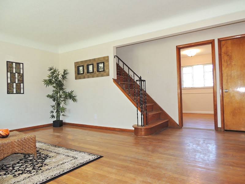 245 E 262nd St, Euclid, OH 44132 - House for Rent - Image 2