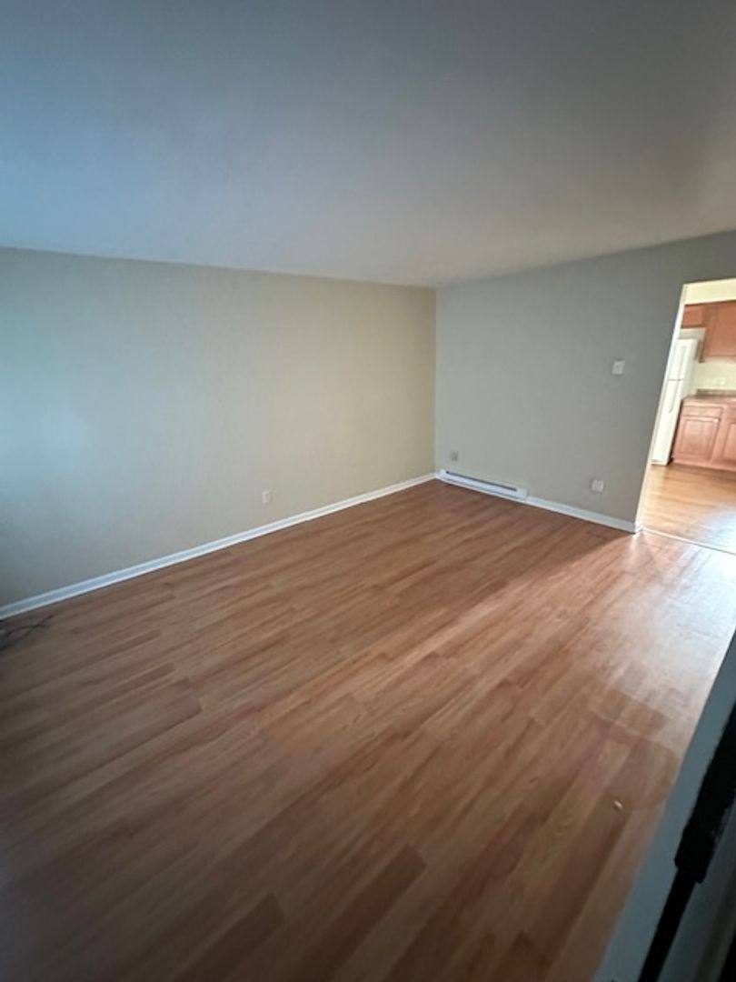 Apartment for rent at 1268 N Chapel St, Louisville, OH 44641