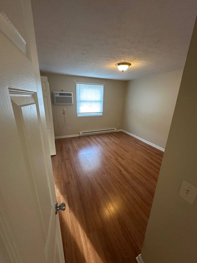 Apartment for rent at 1268 N Chapel St, Louisville, OH 44641