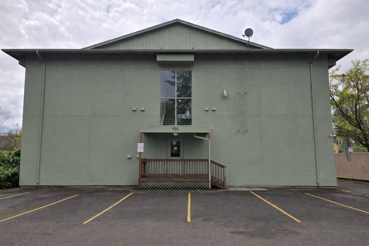 Apartment for rent at 915 SW Adams Ave, Corvallis, OR 97333