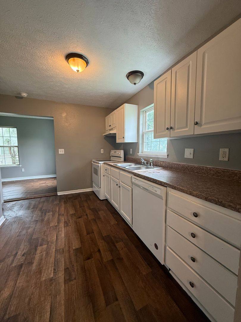 House for rent at 1134 N Brown Ave, Springfield, MO 65802
