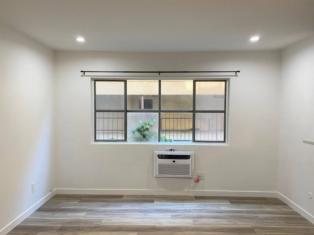 Apartment for rent at 951 - 963 Edgecliffe Dr, Los Angeles, CA 90026