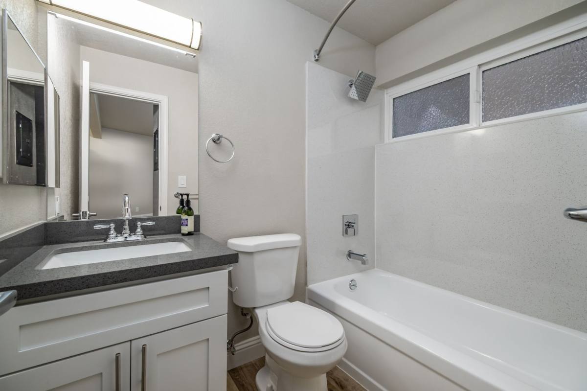 Apartment for rent at 1220 E St, Sacramento, CA 95814
