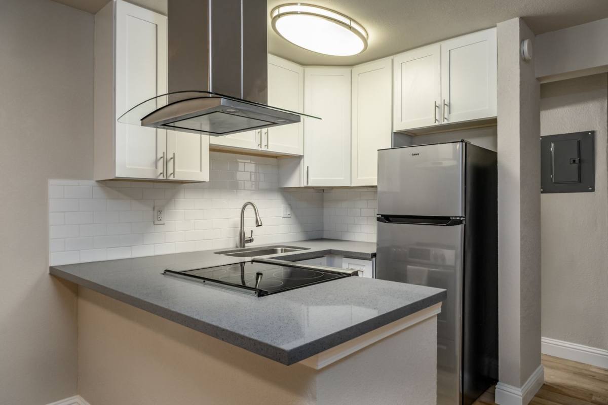 Apartment for rent at 1220 E St, Sacramento, CA 95814