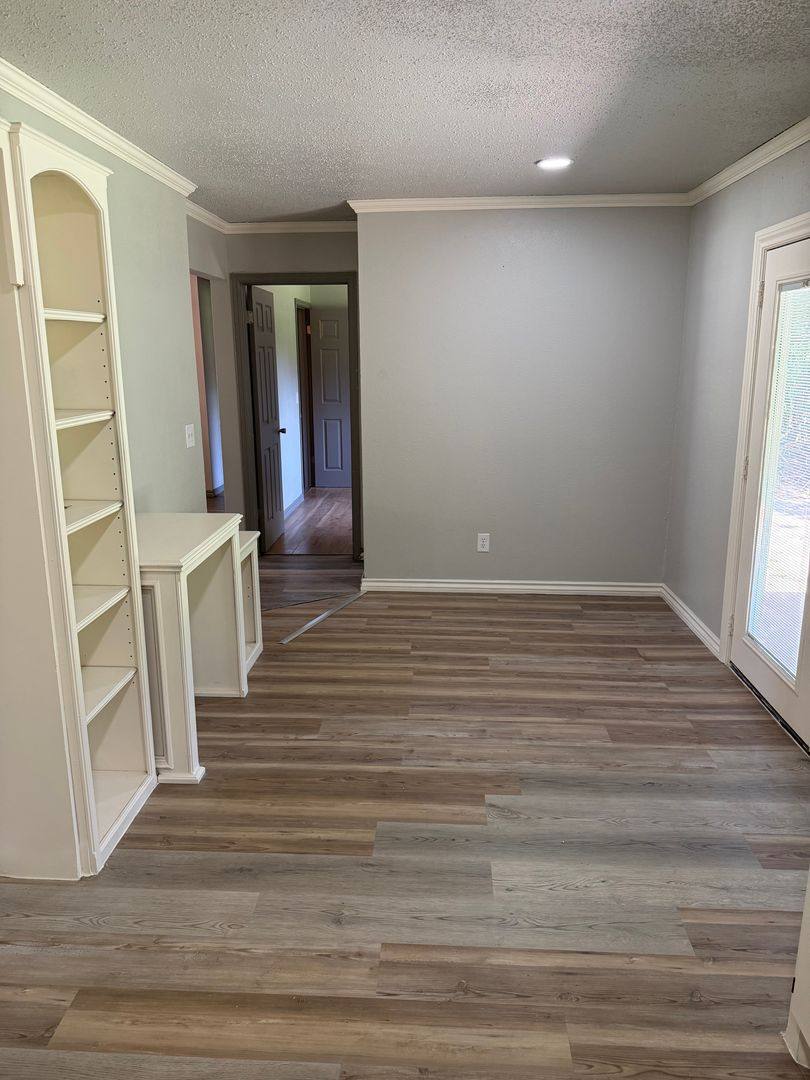 House for rent at 1009 Shalimar Dr, Oklahoma City, OK 73115