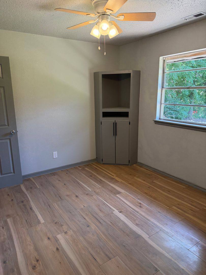House for rent at 1009 Shalimar Dr, Oklahoma City, OK 73115