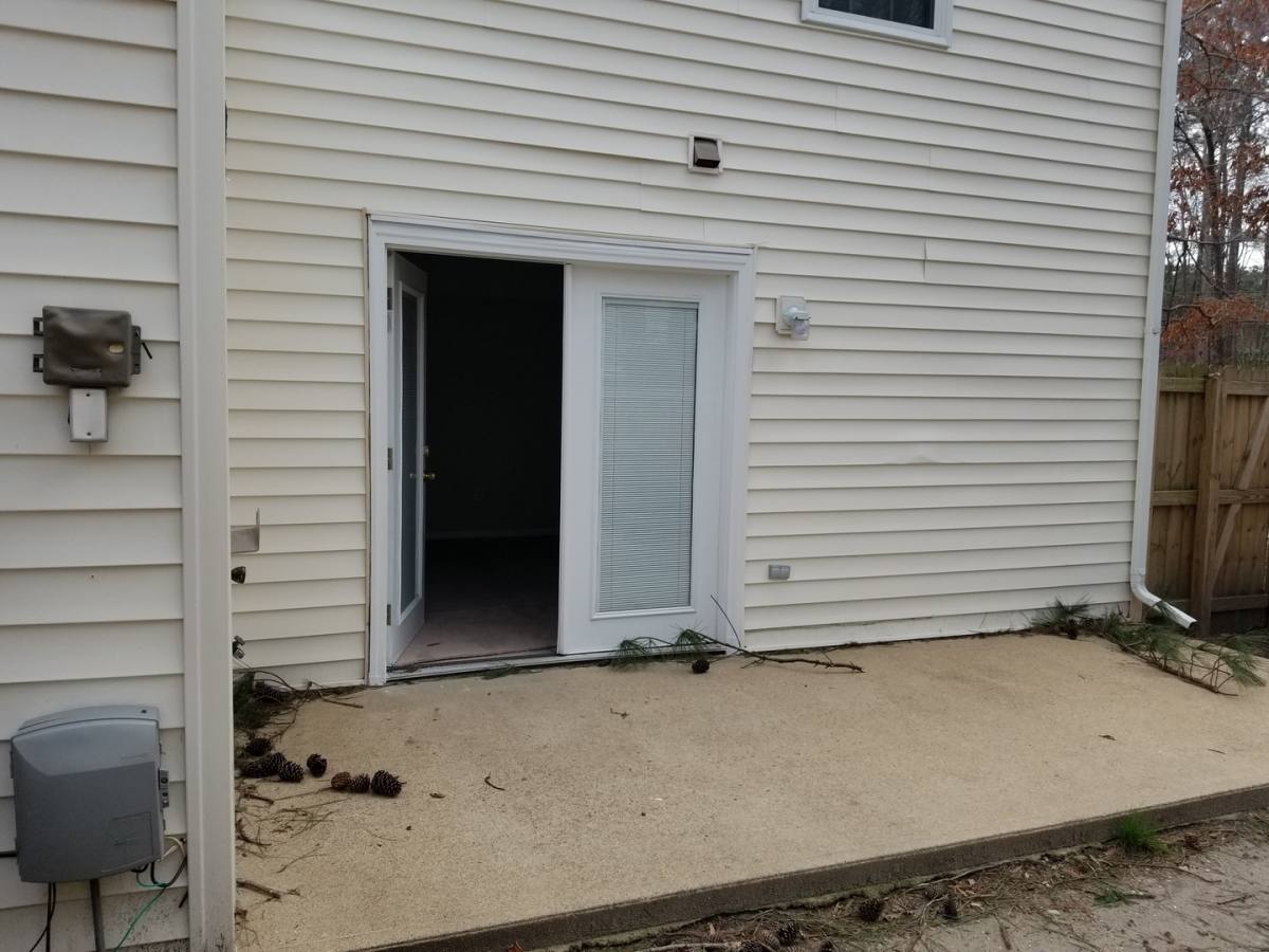 Townhouse for rent at 1125 Old Denbigh Blvd, Newport News, VA 23602