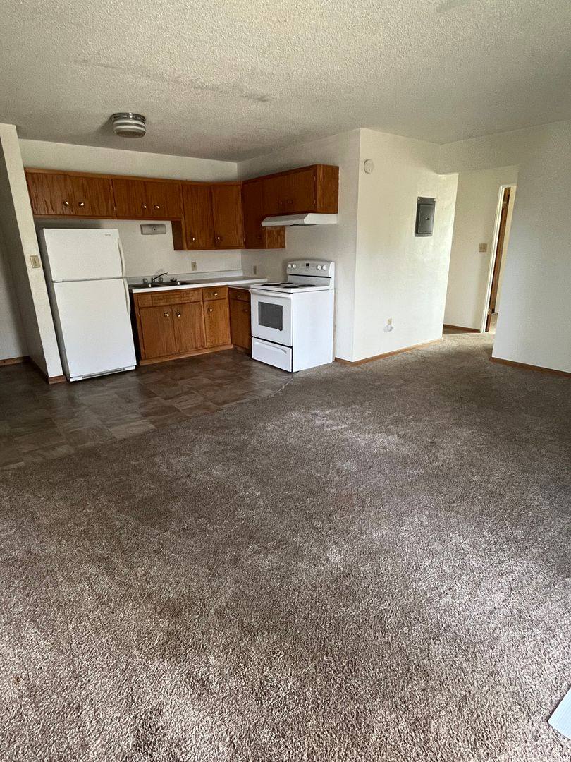 Apartment for rent at 804 4th St NE, Watertown, SD 57201
