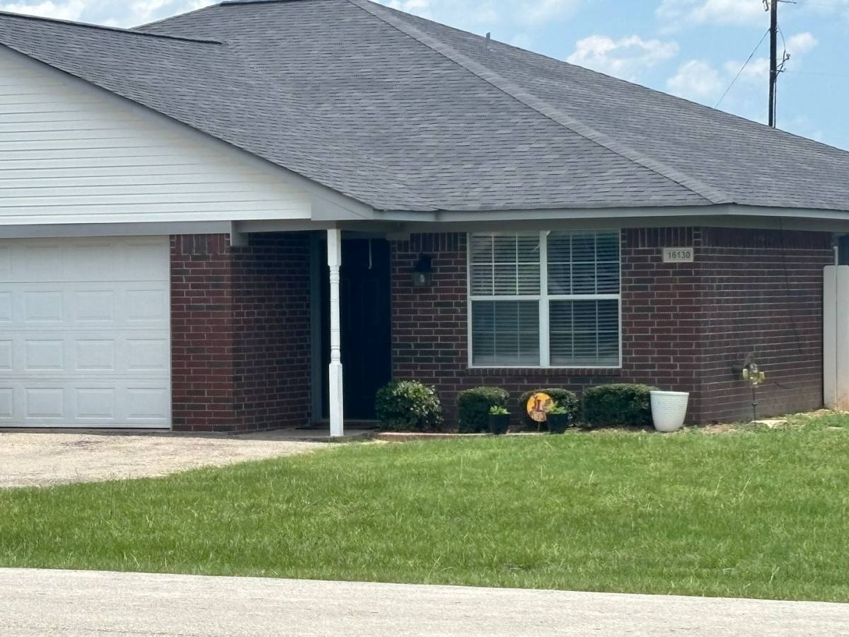 Apartment for rent at 16130 Rolling Meadows Dr, Lindale, TX 75771