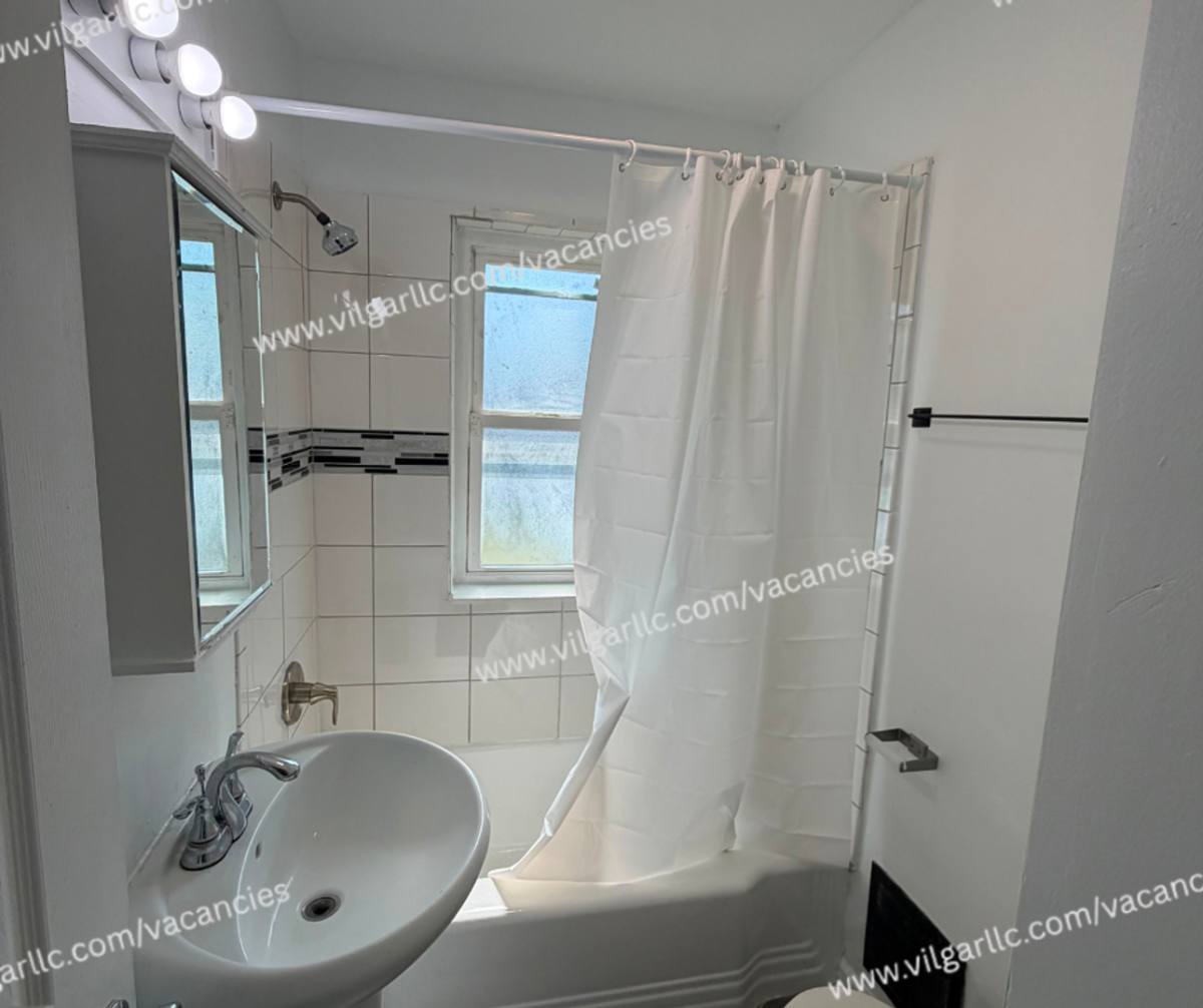 Condo for rent at 207 Taft St, Gary, IN 46404