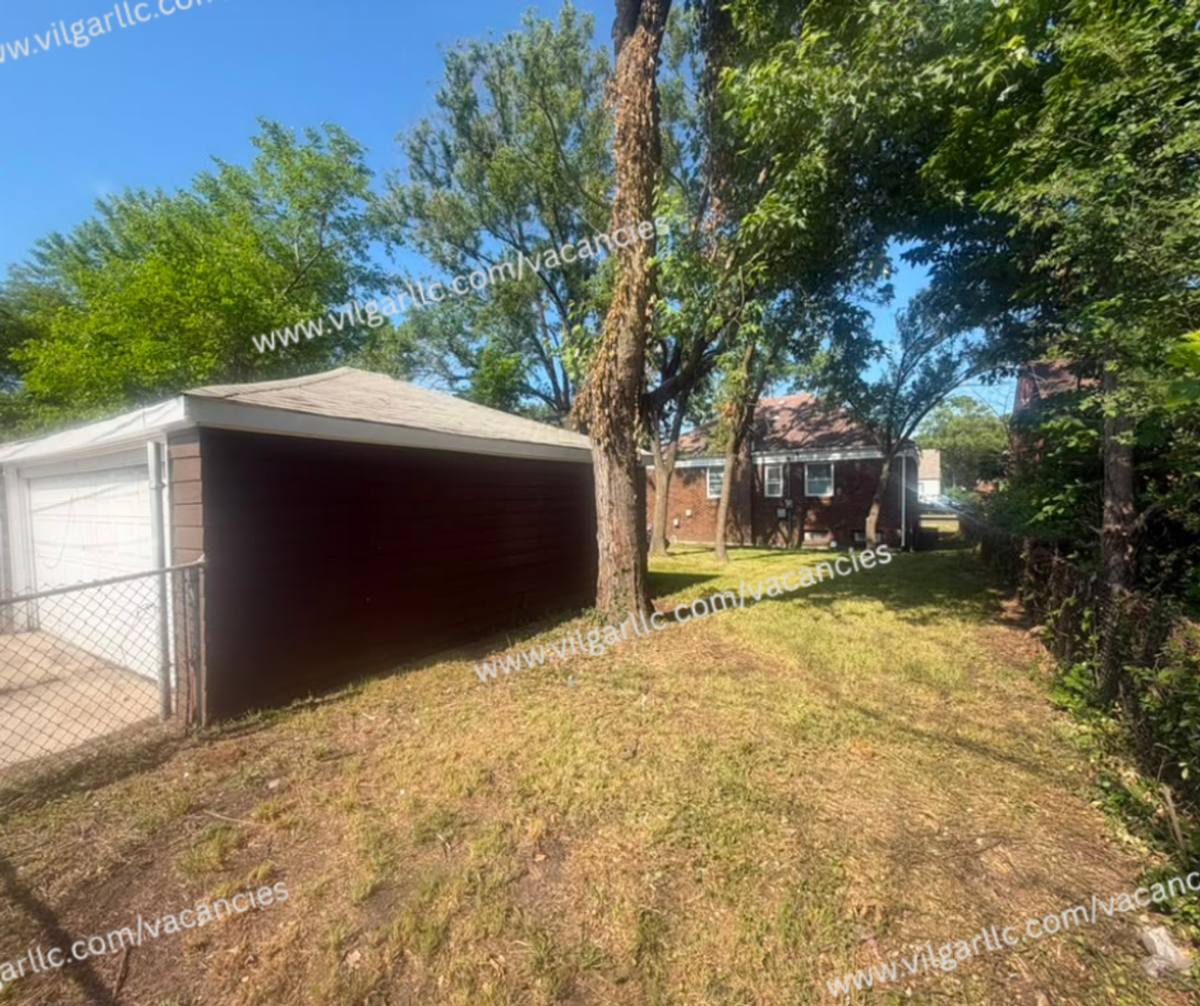 Condo for rent at 207 Taft St, Gary, IN 46404