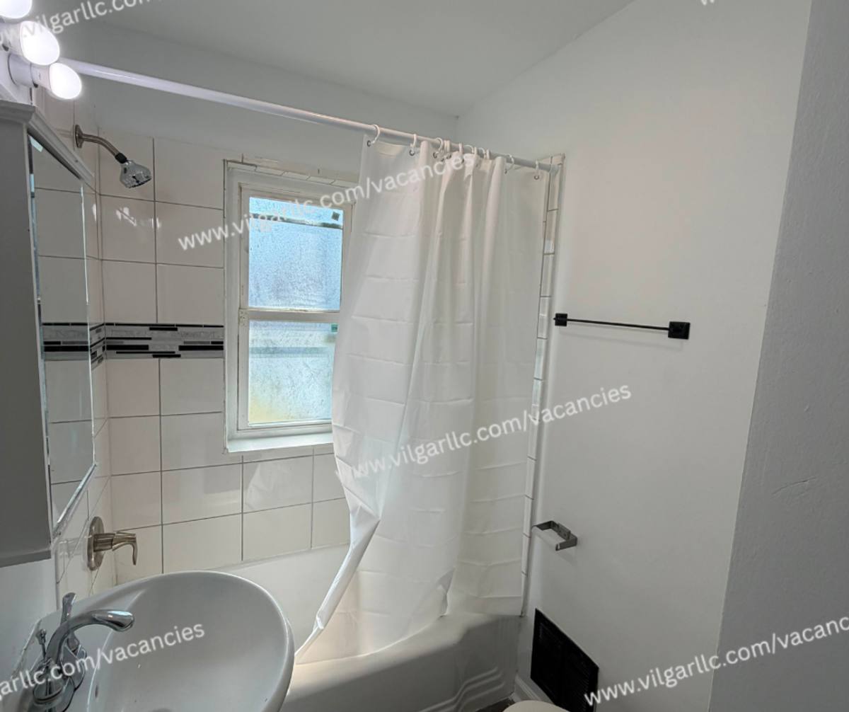 Condo for rent at 207 Taft St, Gary, IN 46404