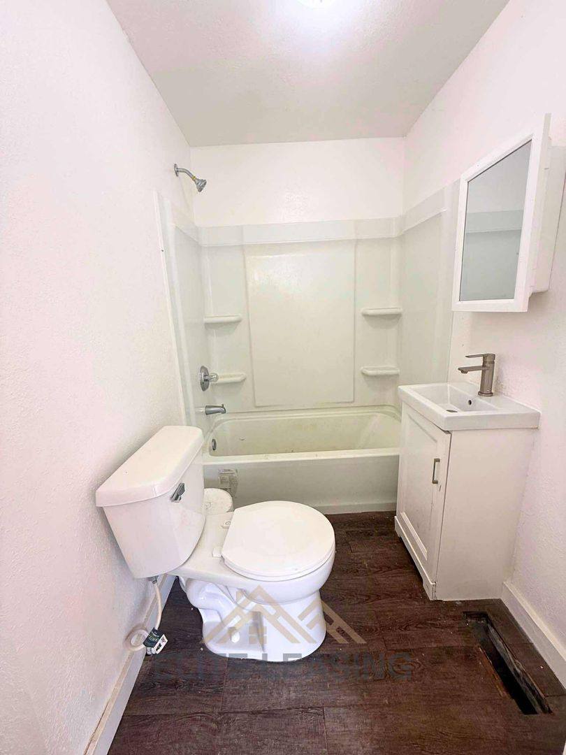 Apartment for rent at 1441 SW Van Buren St, Topeka, KS 66612