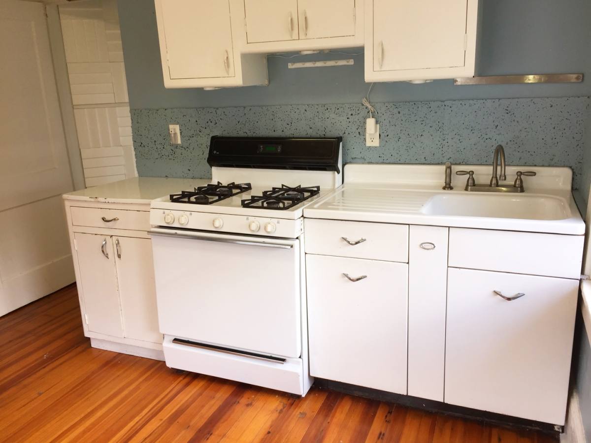 Apartment for rent at 218 Tate St, Greensboro, NC 27403
