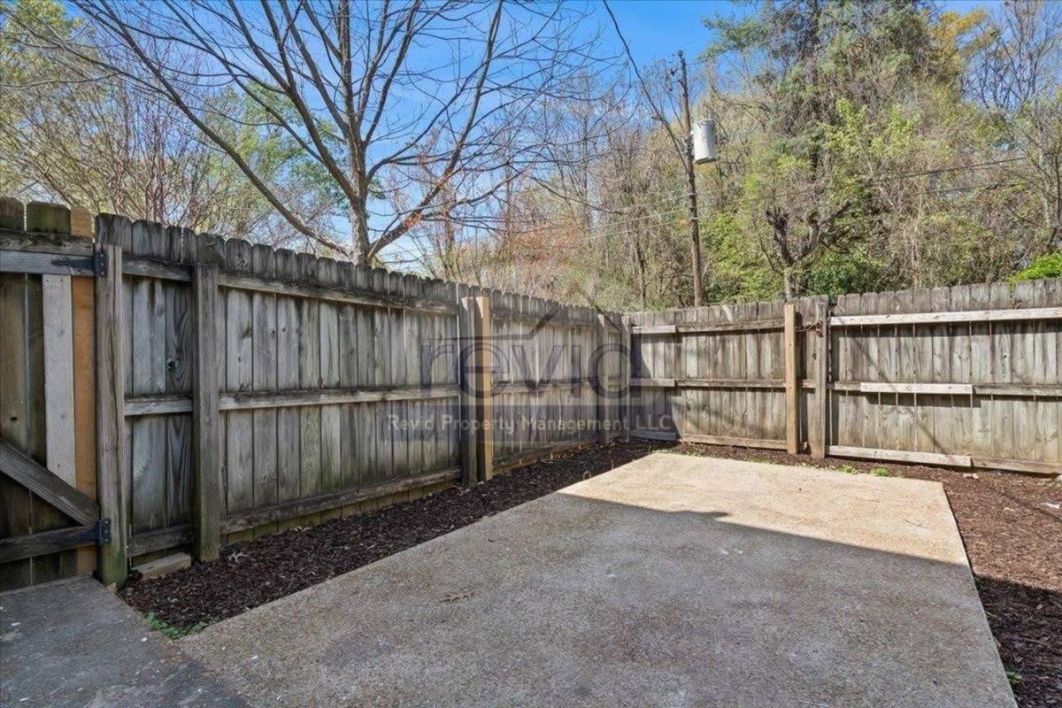 Apartment for rent at 585 E Parkway S, Memphis, TN 38104