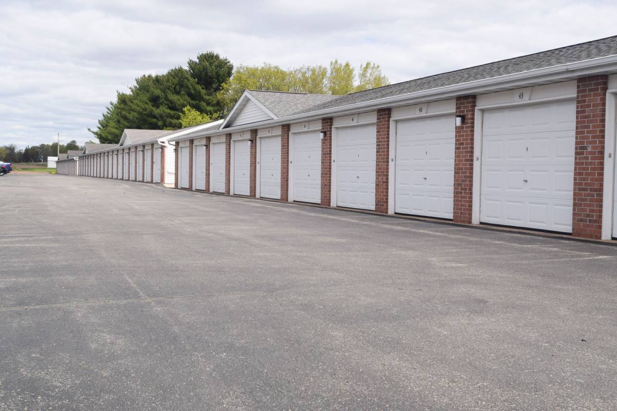 Apartment for rent at 100, 102, 104, 106 & 108 W Campus Dr, Clintonville, WI 54929