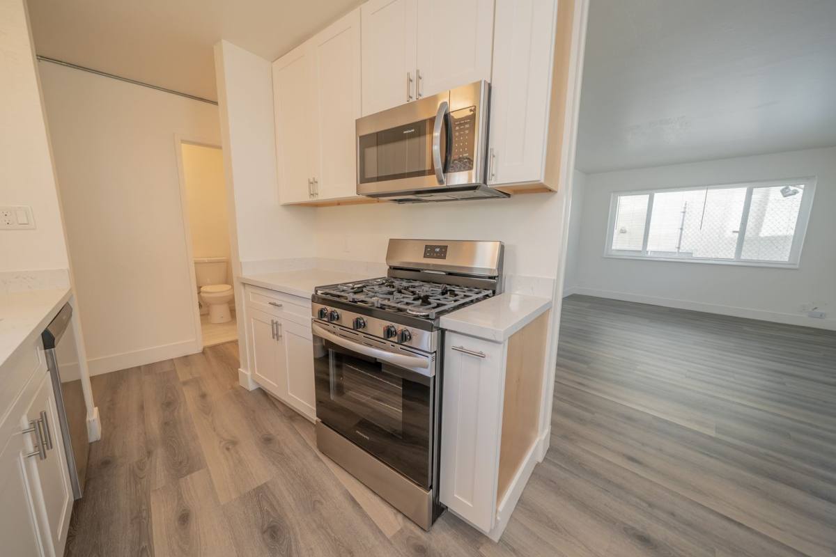 Apartment for rent at 1830 6th Ave, Oakland, CA 94606