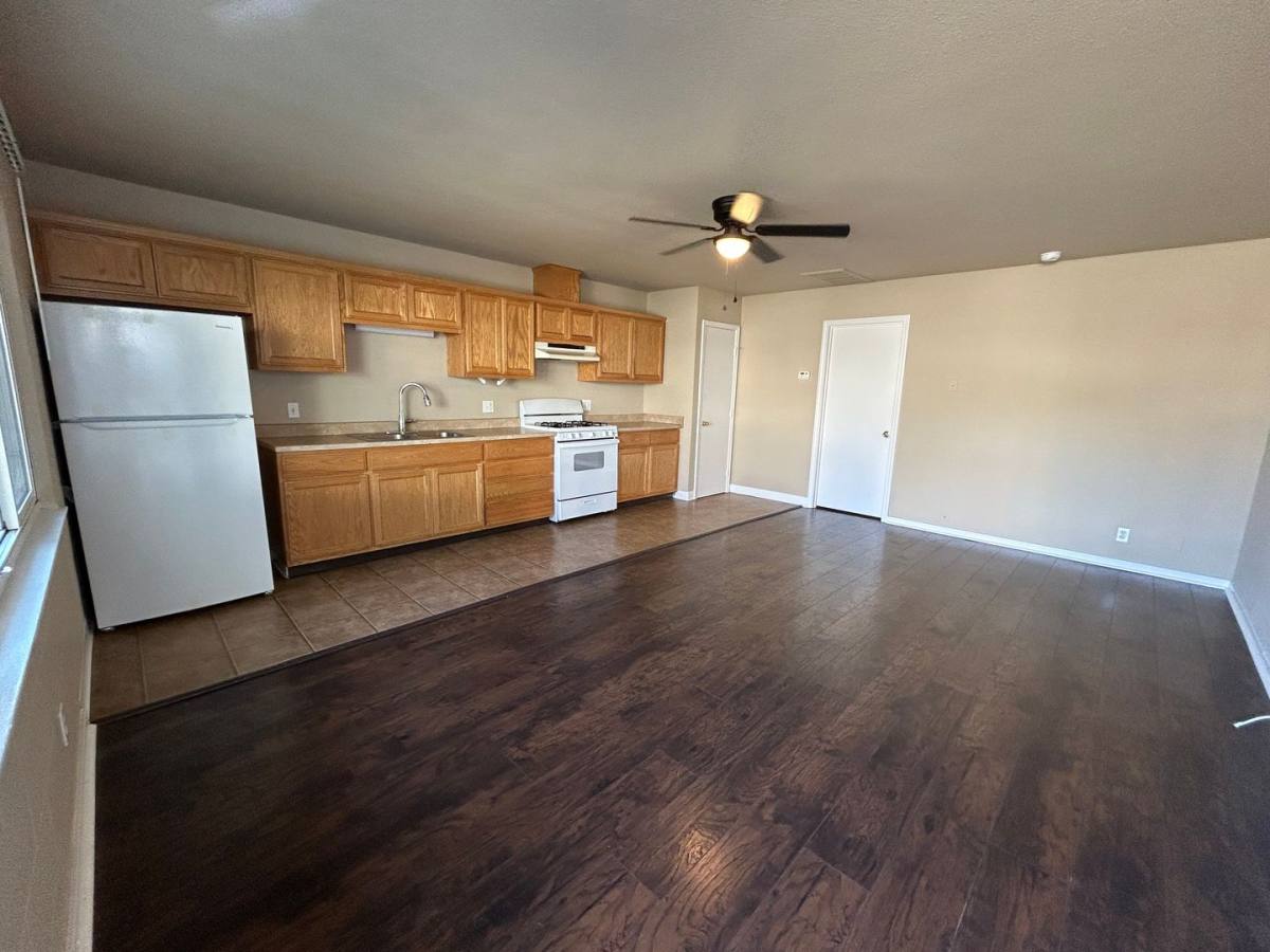 Apartment for rent at 511 - 517 E Pine St, Lodi, CA 95240